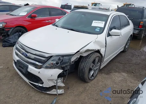 2011 Ford Fusion Sport z USA, uszkodzony, nr VIN 3FAHP0KC3BR154877